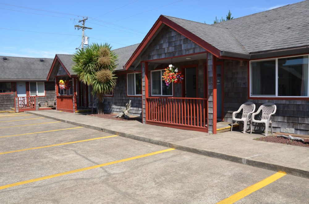 Exterior of the Surf & Sand Inn