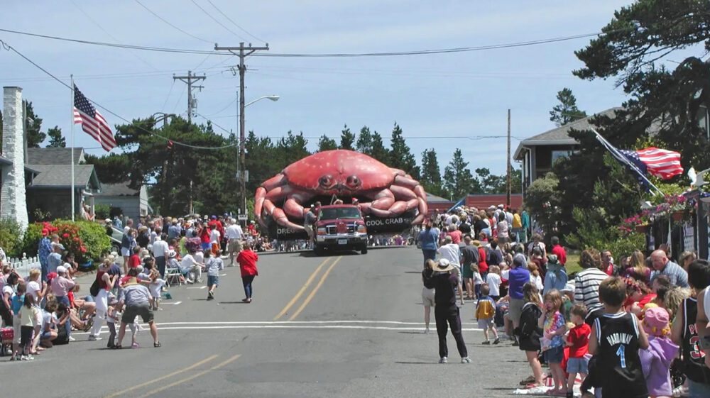 Manzanita July 4th parade giant inflatable crab